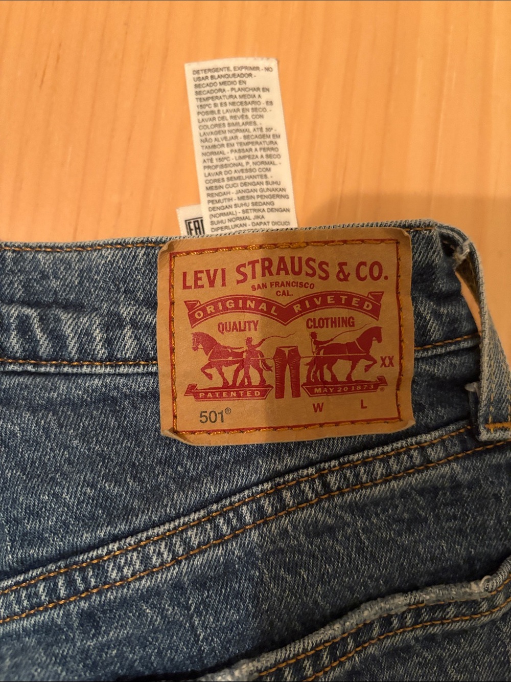 Classic Straight-Leg womens Jeans in Denim Blue